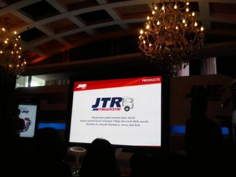tarif JNE trucking, JNE trucking, apa itu JNE trucking, harga jne trucking, cek ongkir jne trucking, jne trucking adalah, jne kirim motor