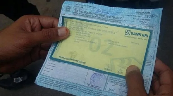 kargoku.id - jenis-jenis surat tilang, surat tilang merah, surat tilang biru, peraturan lalu lintas, bpjs online, cek npwp online
